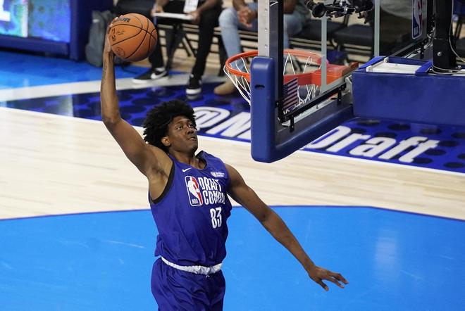 而是雪中送 而是雪中送