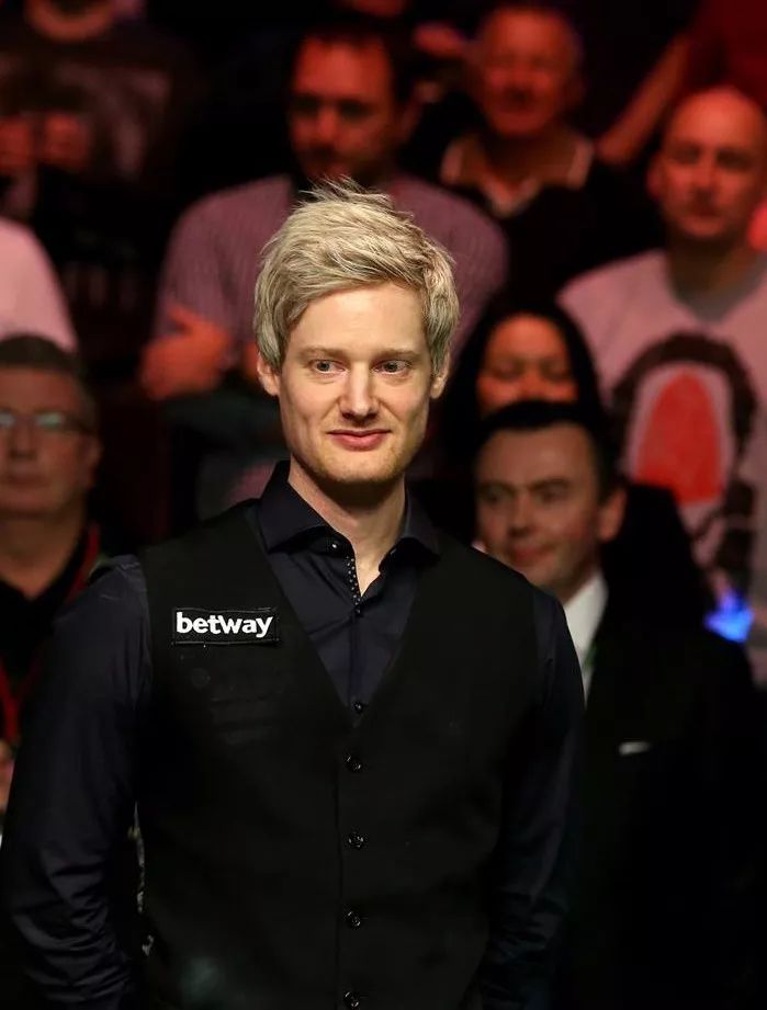 试图牵引利 试图牵引利